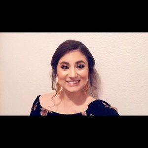 Meet your Posher, Crystal